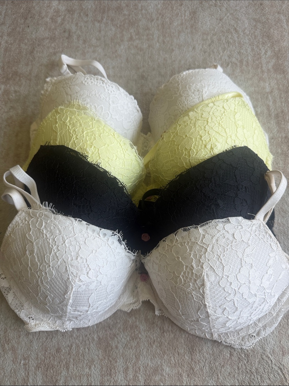 Victoria's Secret Lace Push-Up Bras 4pcs  in White, Black & Pale Yellow